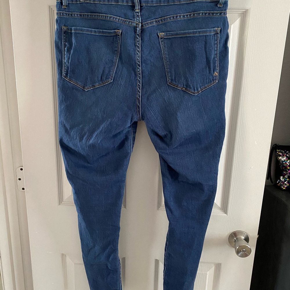 Jean - Picture 2 of 4